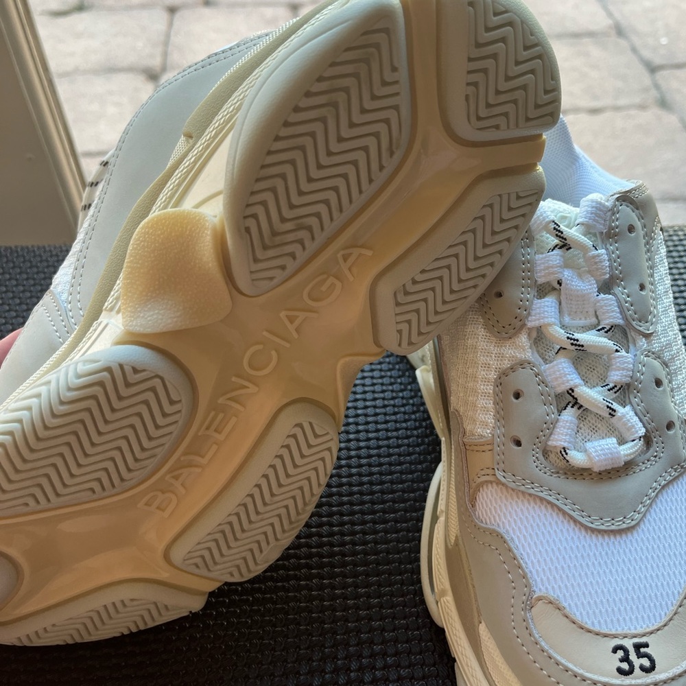 Brand New Triple S balenciagas
